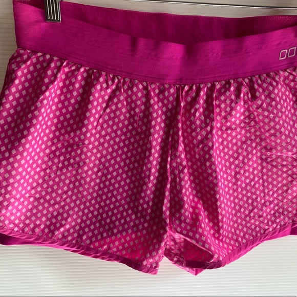 Lorna Jane hot pink diamond print womens athletic bike underlay shorts size XS - Picture 3 of 13